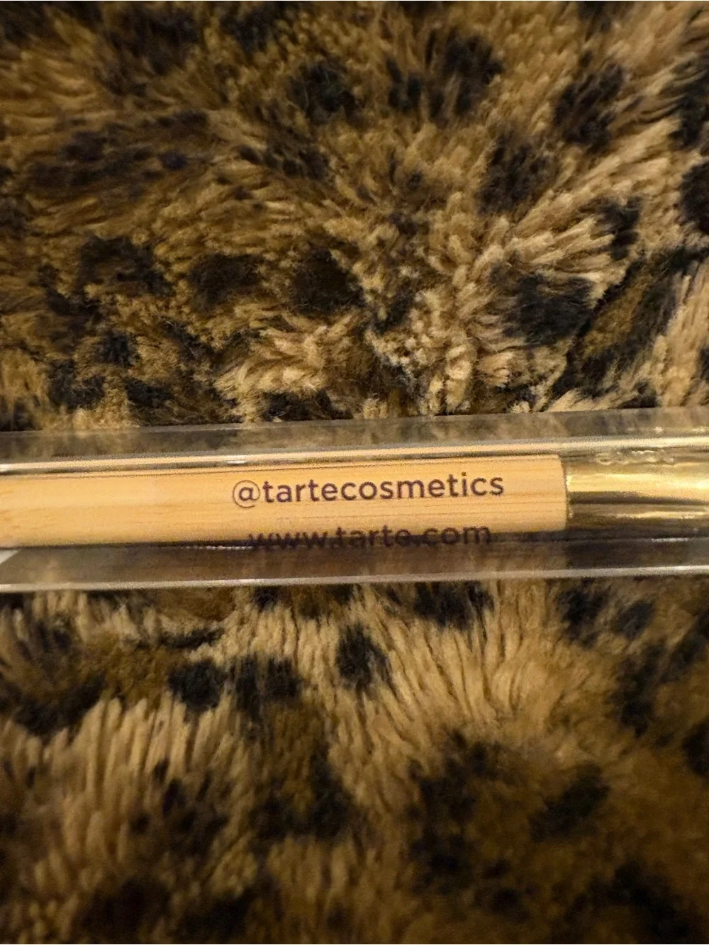 Tarte Concealer Paw Brush — Natural Bamboo Handle